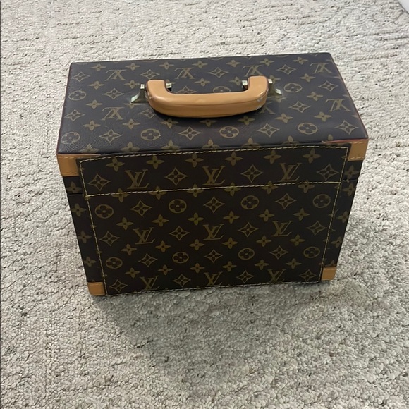 Vintage Louis Vuitton Monogram Travel Case in Brown and Tan - Picture 5 of 8